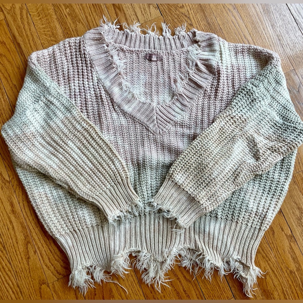 Main Strip Tie Dye Distressed V-neck sweater Size: Small